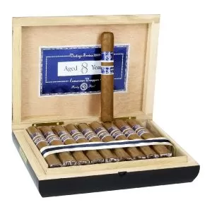 RP VINTAGE 2003 ROBUSTO (5.5 X 50) BOX OF 20