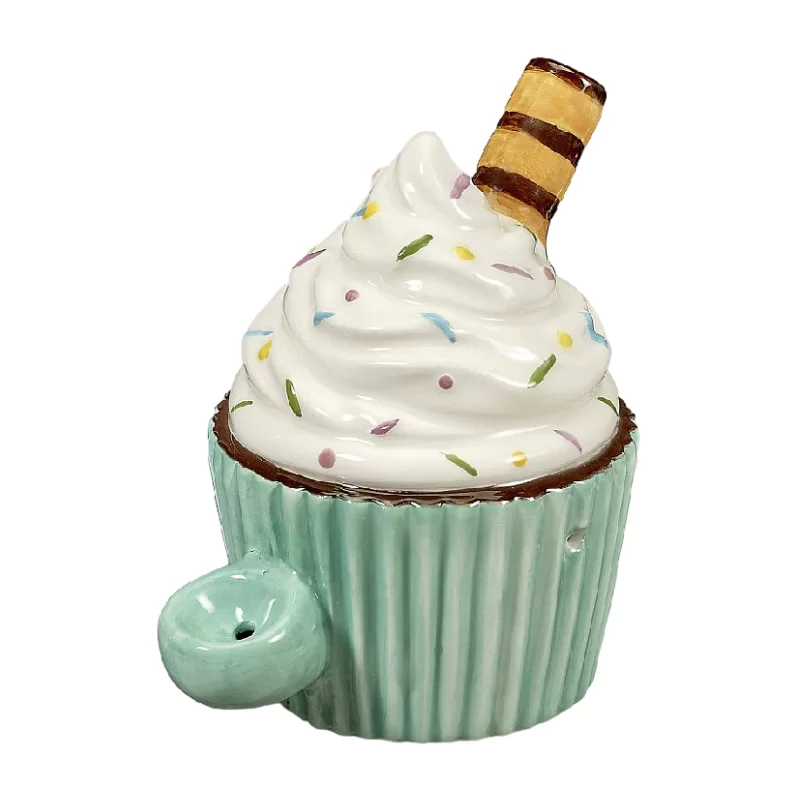 Ceramic cupcake-shaped waterpipe by Fashion Craft – Gotham Distro